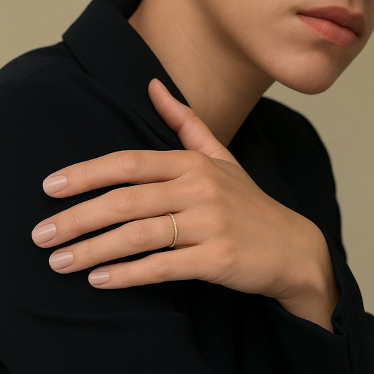 Single line diamond ring