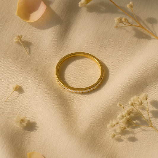 Single line diamond ring