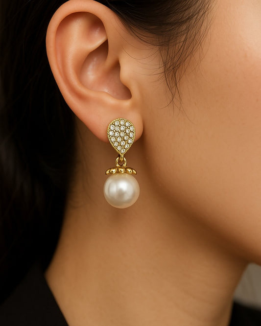 Pearl drop earring
