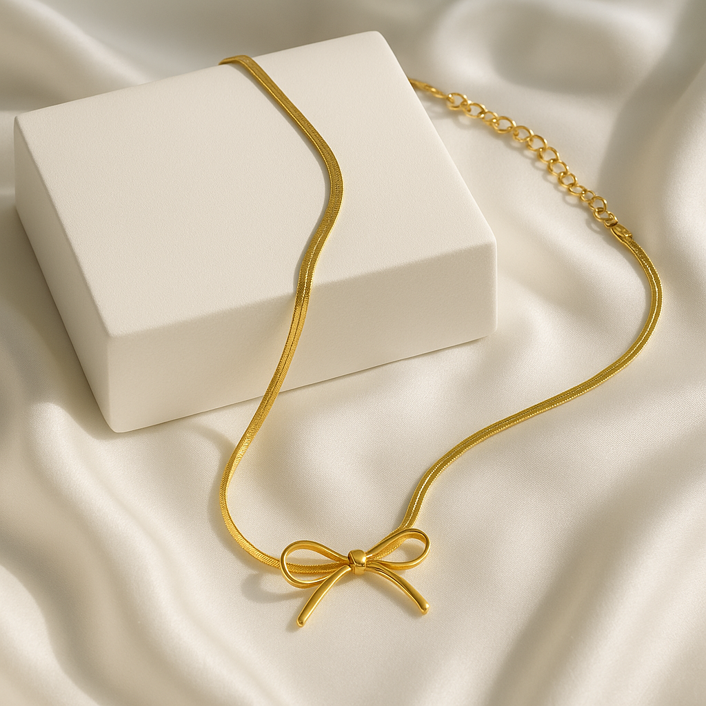 Gold bow chain