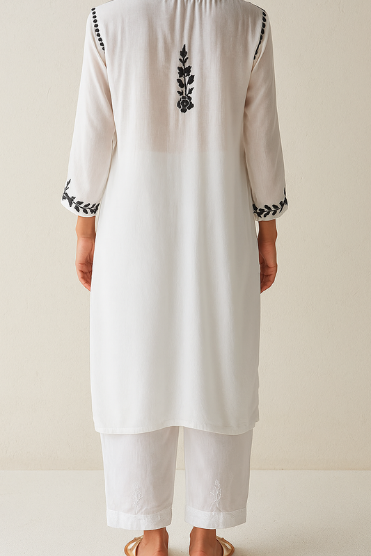 Hndcrafted white chikankari kurta set