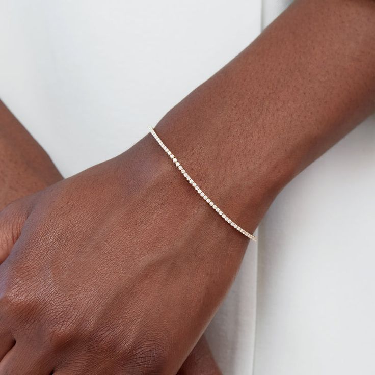 Sleek one-row tennis bracelet