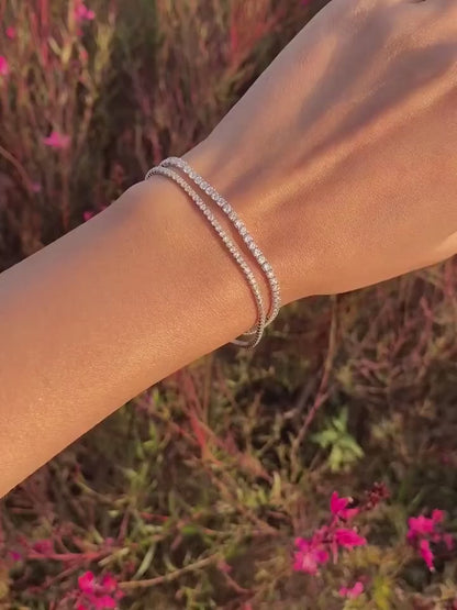 Sleek one-row tennis bracelet