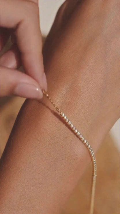 Sleek one-row tennis bracelet